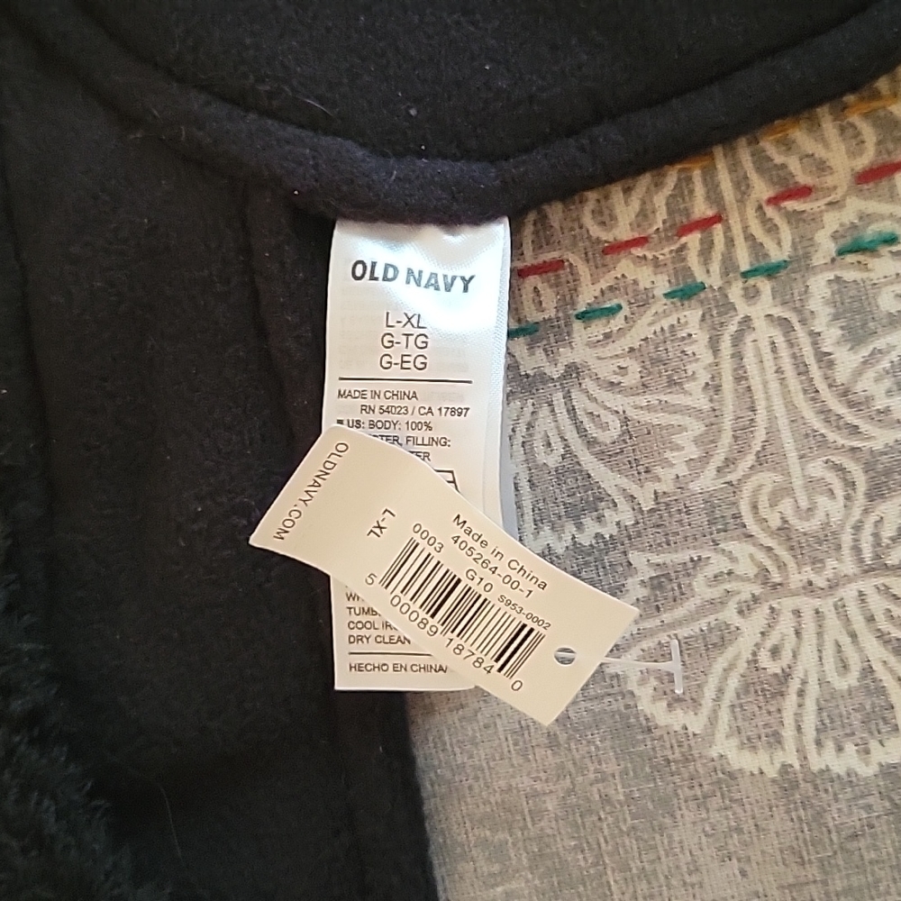 LAST ONE! | NWT | Old Navy Plush Microfleece Pet Spider Halloween Costume | L/XL - Picture 9 of 10